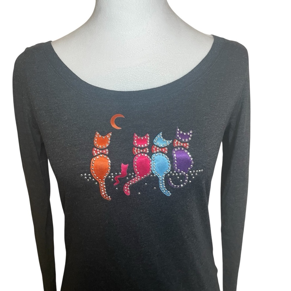 Family Of Five Cats On A Fence Studded Long Sleeve T-Shirt Next Level Small‎